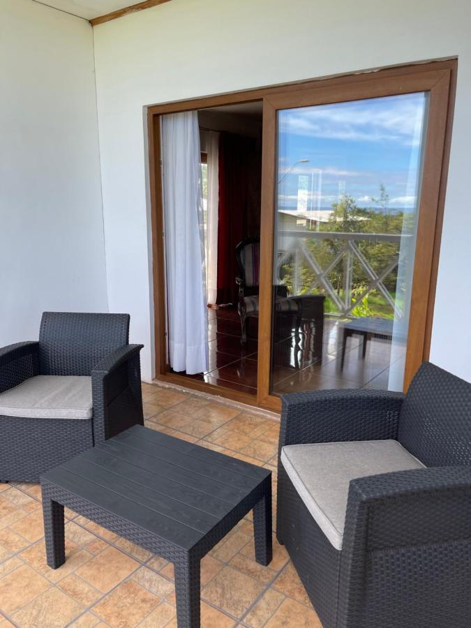 Teanehi Bed & Breakfast Hanga Roa Exterior foto