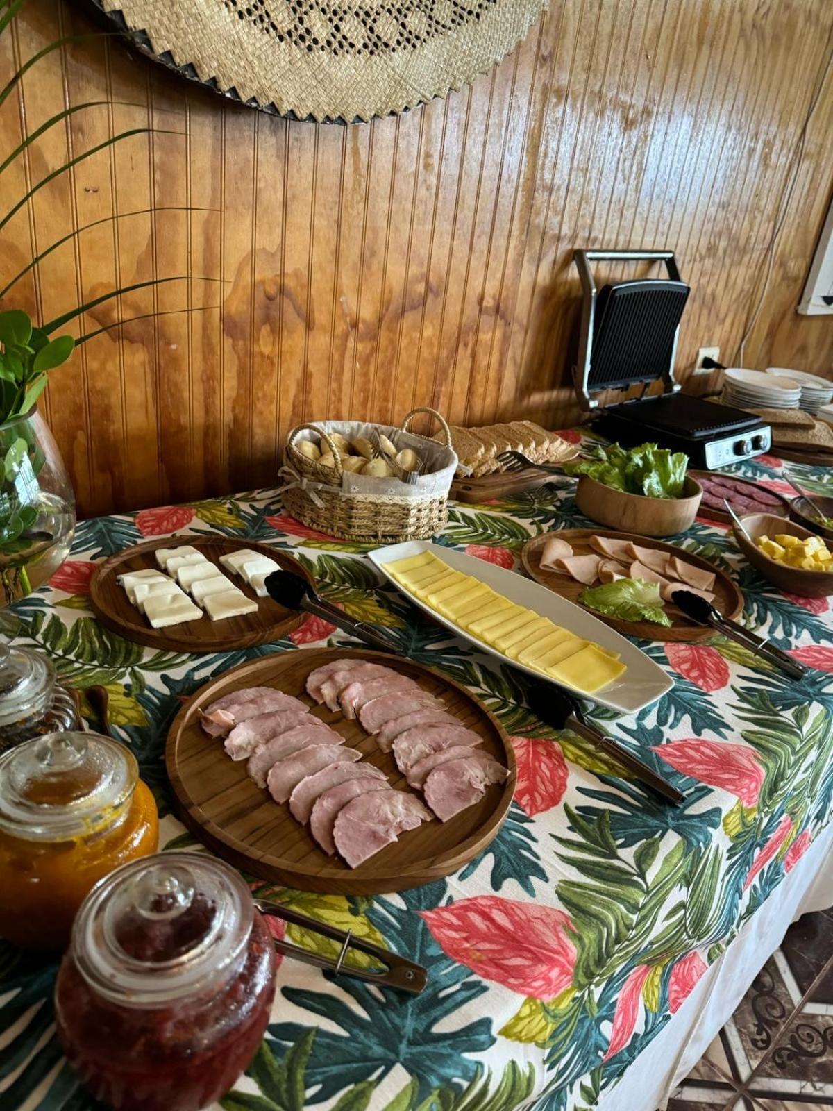 Teanehi Bed & Breakfast Hanga Roa Exterior foto