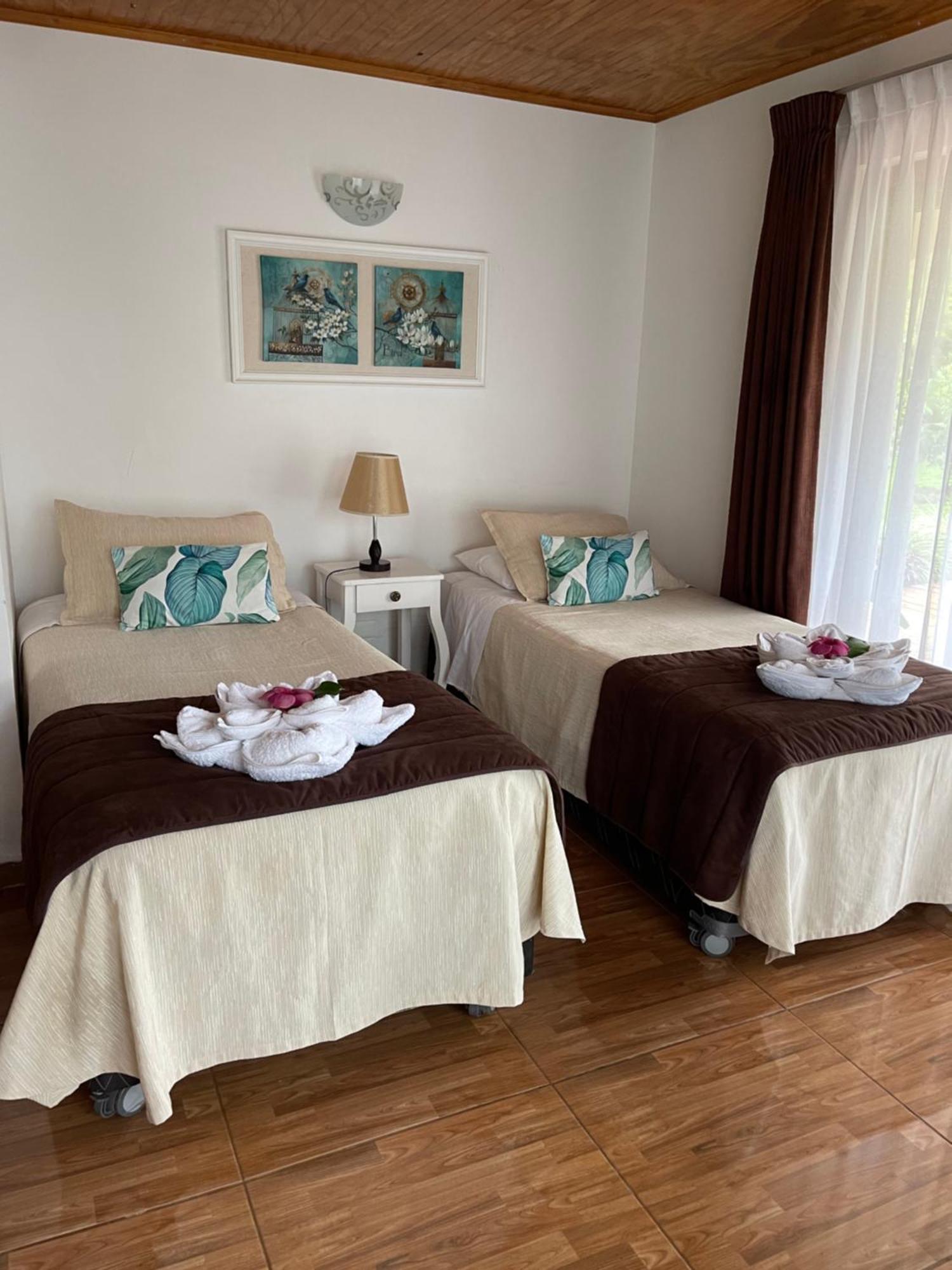 Teanehi Bed & Breakfast Hanga Roa Exterior foto